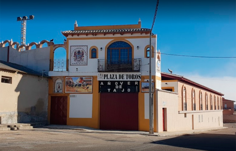 Frontal de la Plaza de Añover de Tajo